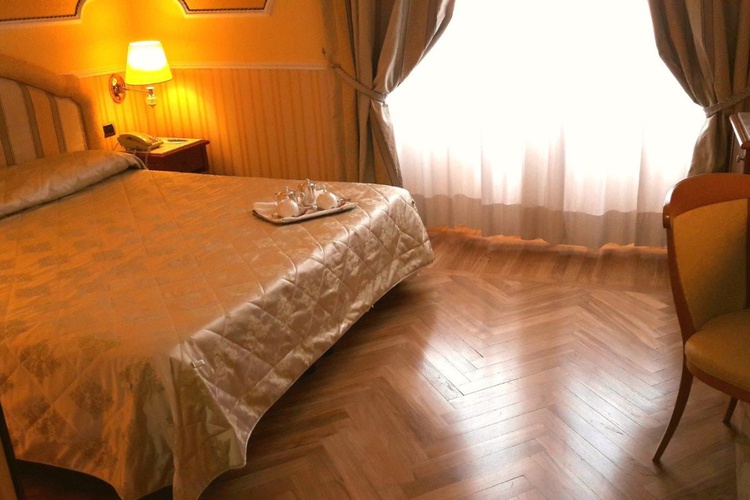 Chambre double classic hôtel andreola central milan Chambre double classic hôtel andreola central milan
