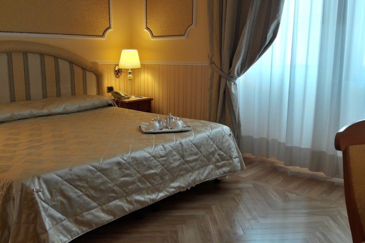 Chambre double classic hôtel andreola central milan Chambre double classic hôtel andreola central milan