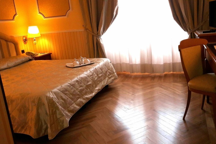 Chambre double classic hôtel andreola central milan Chambre double classic hôtel andreola central milan