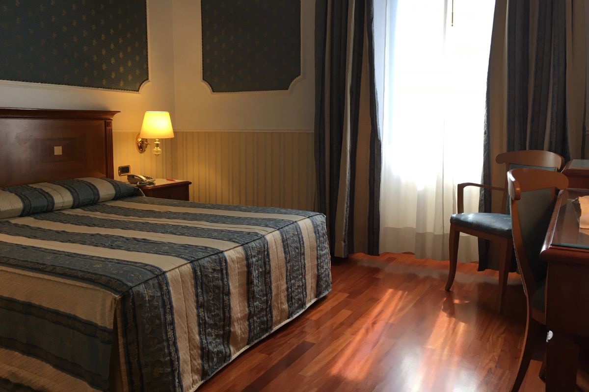 Deux chambres adjacentes doubles ou deux lits Hôtel Andreola Central Milan Deux chambres adjacentes doubles ou deux lits Hôtel Andreola Central Milan