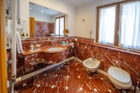 DOUBLE SUPERIOR ROOM FOR SINGLE USE Hôtel Andreola Central Milan DOUBLE SUPERIOR ROOM FOR SINGLE USE Hôtel Andreola Central Milan