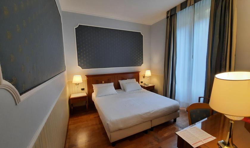 DEUX CHAMBRES ADJACENTES DOUBLES OU DEUX LITS Hôtel Andreola Central Milan DEUX CHAMBRES ADJACENTES DOUBLES OU DEUX LITS Hôtel Andreola Central Milan