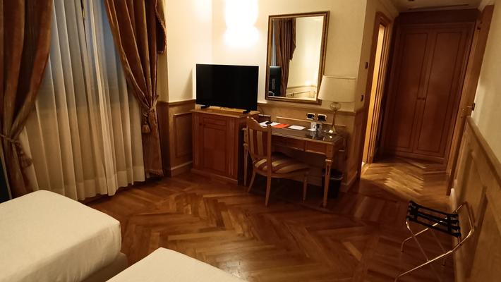 CHAMBRE SUPÉRIEURE DEUX LITS Hôtel Andreola Central Milan CHAMBRE SUPÉRIEURE DEUX LITS Hôtel Andreola Central Milan