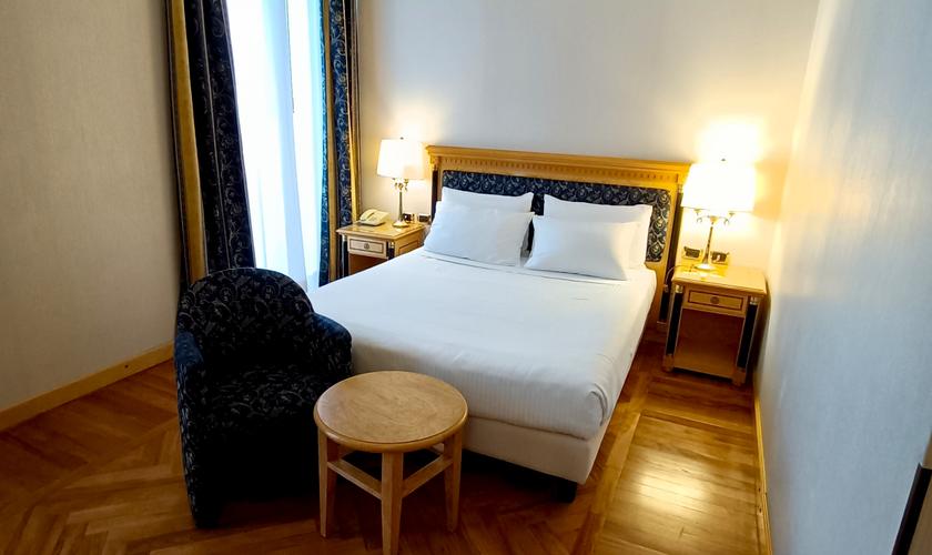DOUBLE SUPERIOR ROOM FOR SINGLE USE Hôtel Andreola Central Milan DOUBLE SUPERIOR ROOM FOR SINGLE USE Hôtel Andreola Central Milan