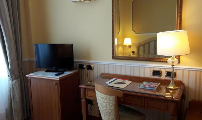CHAMBRE DOUBLE CLASSIC Hôtel Andreola Central Milan CHAMBRE DOUBLE CLASSIC Hôtel Andreola Central Milan